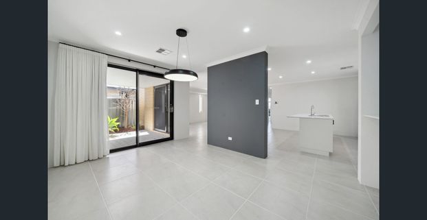 GREAT 4x2x2… FAMILY LIVING AT ITS BEST! - Photo 1