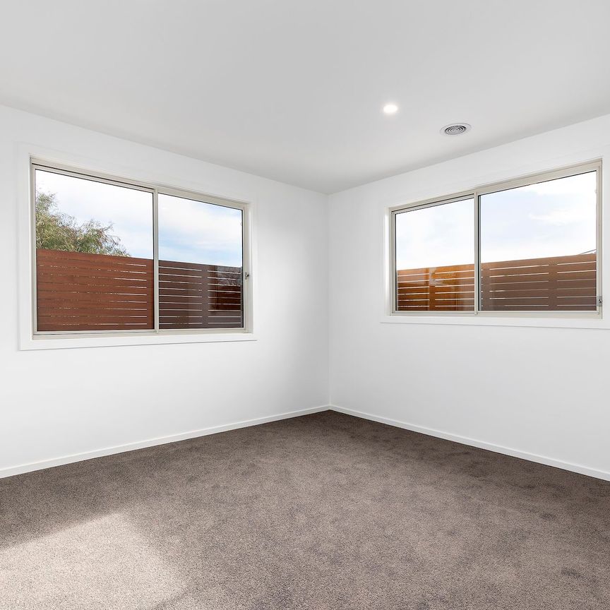 Unit 1/24 South Road, Rosebud. - Photo 1