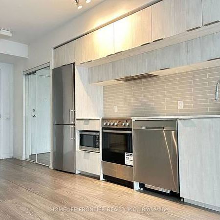 Jarvis / Dundas-Bright Open 1Bdrm+Den 1Bath - Photo 4