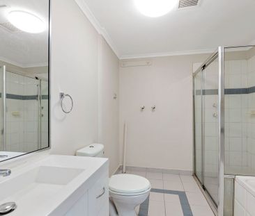 Unfurnished One Bedroom Apartment with Huge Balcony - Photo 5