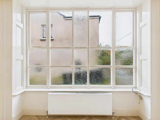 2 bedroom ground floor flat to rent - Photo 1