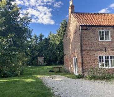 Manor House, Skirpenbeck, York - Photo 2