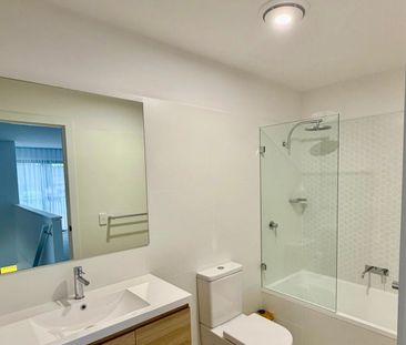 Near-New, Modern Townhouse in Prime Location - Photo 2