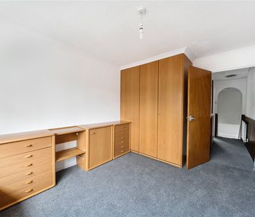 Stevens Close, Epsom, Surrey, KT17 4RG - Photo 3