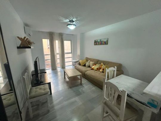 Alquiler de piso en Calle Martínez Maldonado - Photo 1