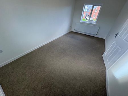 3 bedroom semi-detached house to rent - Photo 4