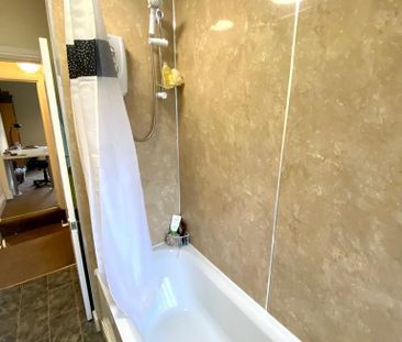 4 bedroom terraced house to rent - Photo 2