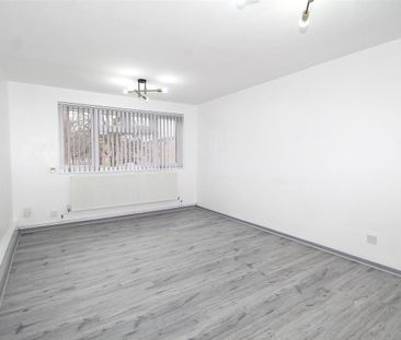 3 Bedroom Apartment - Purpose Built To Let - Photo 1
