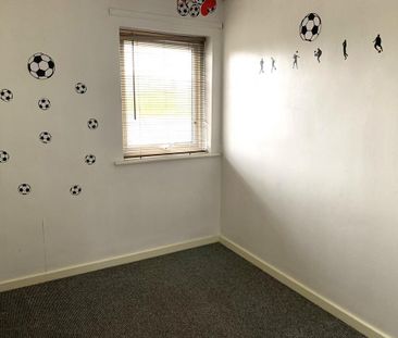 3 bedroom flat to rent - Photo 5