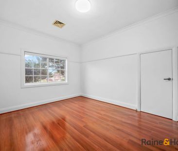 Best Schools Catchmenf, Walk to Shops & Station, Fully Renovate Home - Photo 4