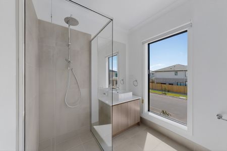 101 Prudence Parade, Point Cook VIC 3030 - House For Rent | Domain - Photo 5