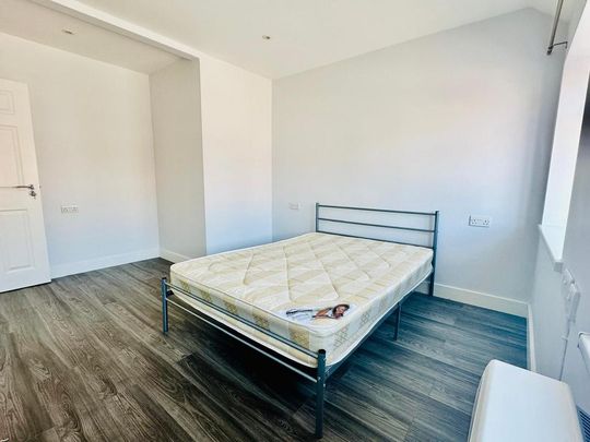 3 bedroom flat to rent - Photo 1