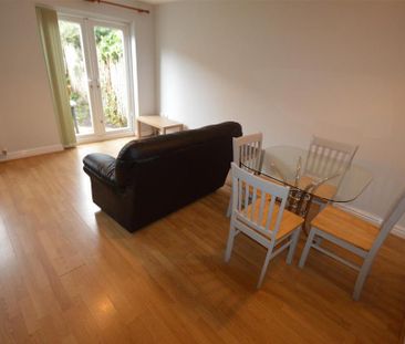 4 bedroom townhouse to rent - Photo 2