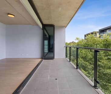 Waterfront Living in the Heart of Kingston Foreshore - Photo 4