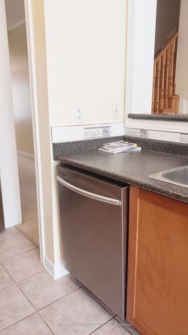 For Lease - 9 Fawson Cove Way, Brampton, Ontario - Photo 5