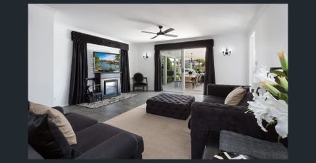 6 Madeleine Court, Newport, Qld 4020 - Photo 4