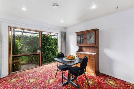 Spacious 3-Bed, 2-Bath Home Near Town - Photo 3