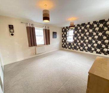 4 bedroom detached house to rent - Photo 4