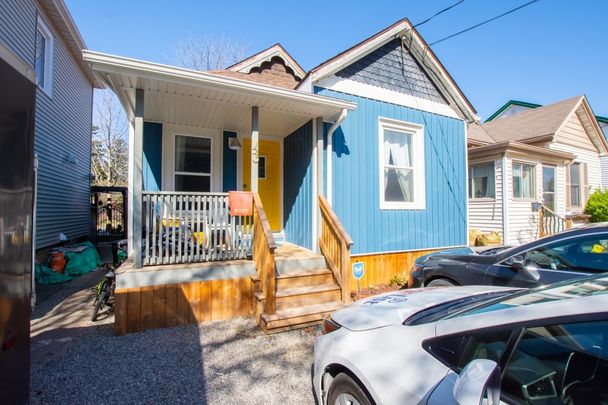 3-Bedroom Detached House for Rent in St. Catharines!! - Photo 1