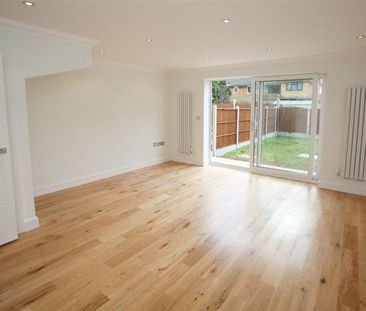 Fairview Drive, Chigwell IG7 - Photo 2