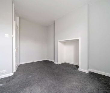 A one bedroom apartment to rent, available now having been refurbis... - Photo 3