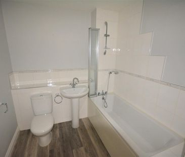2 bedroom Flat To Let - Photo 6