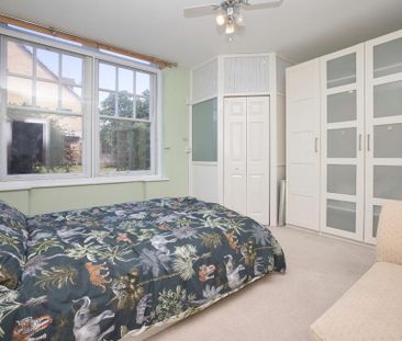 3 bedroom flat to rent - Photo 1