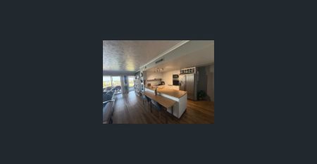 City Living With Three Car Parking Spaces!! - Photo 2