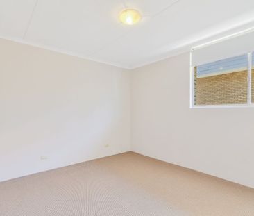 CENTRAL COOLANGATTA TWO BEDROOM UNIT - Photo 4