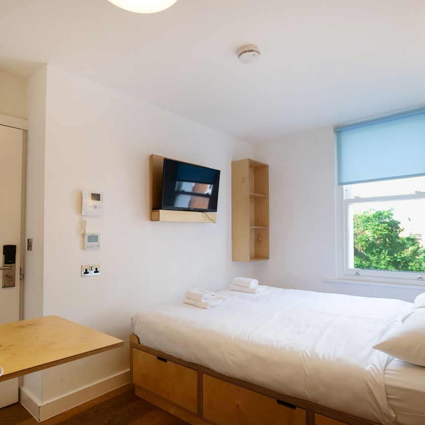 BILLS INCLUDED - A well presented and modern studio flat in Philbeach Gardens, London SW5 - Photo 1