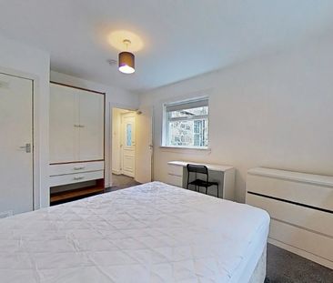 3 bedroom apartment to rent - Photo 6