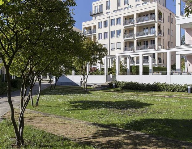 Stilvoll wohnen im Diplomatenpark - Großzügige 3-Zi.-Wohnung mit Terrasse und Gartenanteil - Photo 1