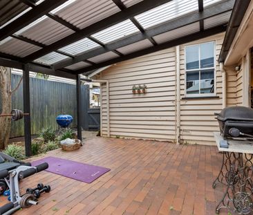 93 MacKenzie Street, East Toowoomba QLD 4350 - House For Rent | Domain - Photo 2