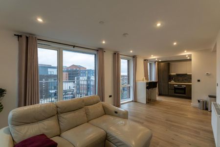 3 bedroom apartment to rent - Photo 4