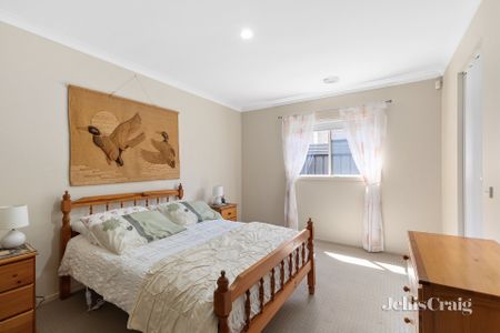 16 Hodgson Rise, Mernda - Photo 5