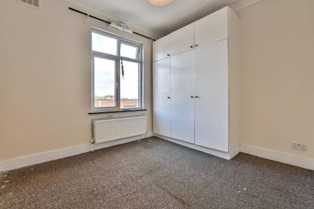 3 bedroom flat to rent - Photo 5