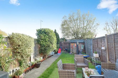 2 bedroom terraced house to rent - Photo 3