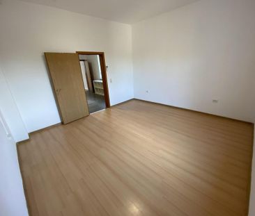 Großzügige 2,5-Zimmer-Wohnung für Studi-WG mit Küche & Klimaanlage ... - Photo 1