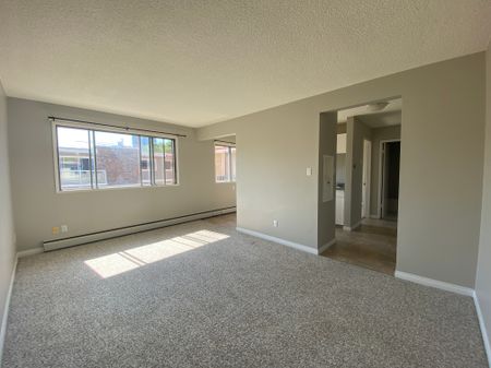 Ferncrest Manor - Photo 3