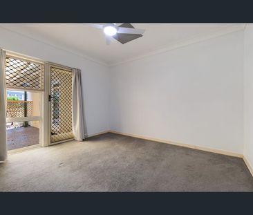 7 Cathie Street, Clontarf, Qld 4019 - Photo 5