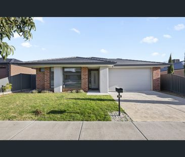 23 Ercil Street, Wendouree, Vic 3355 - Photo 6