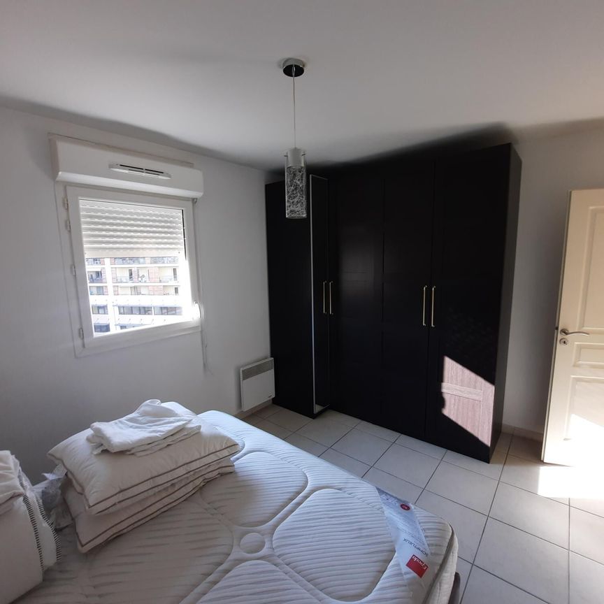 Appartement 2 pièces 46m2 MARSEILLE 8EME 940 euros - Photo 1