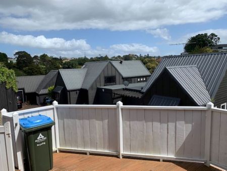 Beautiful Bungalow in the Heart of Remuera - Photo 4