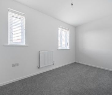 2 bedroom semi-detached house to rent - Photo 5