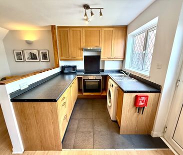 4 Bed End Terrace, Lodge Road, SO14 - Photo 1