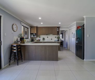 SPACE, STYLE & QUIET, CUL-DE-SAC LIVING - FEEL RIGHT AT HOME AT 8 J... - Photo 3