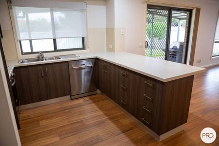 THREE BEDROOM HOME IN GREAT LOCATION! - Photo 2