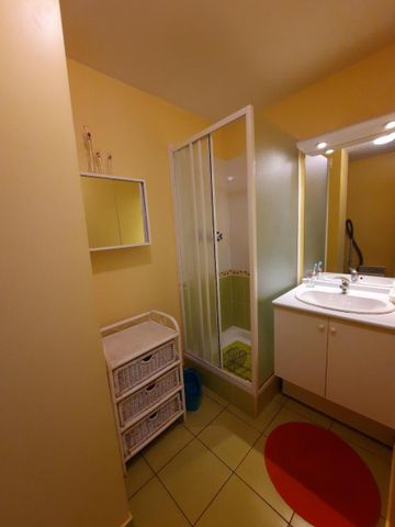 Location Appartement 2 pièces 48m² ST NAZAIRE 44600 - Photo 2