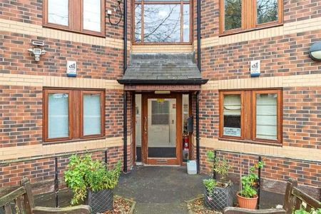 Apartment, Springfield Close, A Lowther Avenue, Garforth, Leeds, LS25 - Photo 2