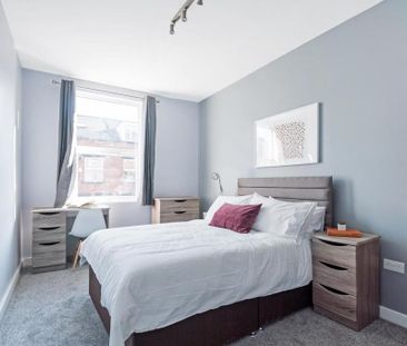 The Village Street, Burley, Leeds - Photo 6